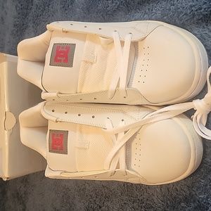 DC court mmx size 11 new never worn